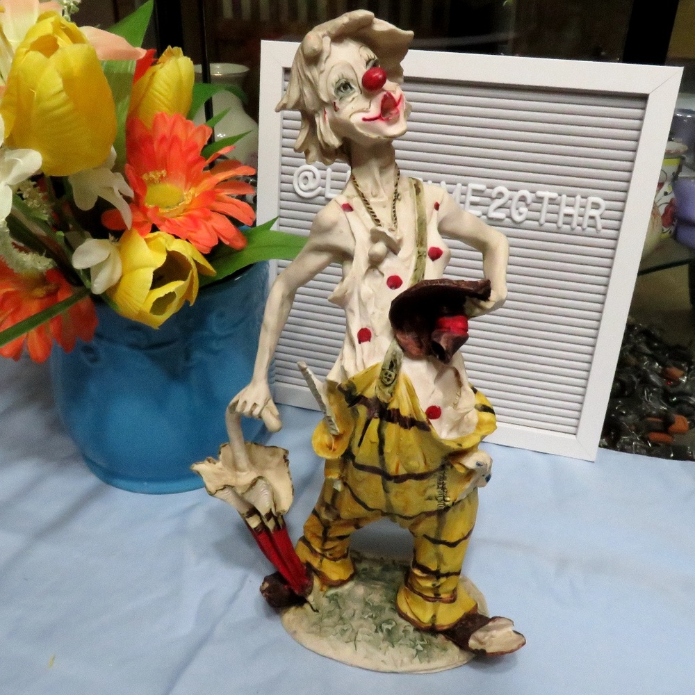 Pucci Hobo Umbrella Clown Statue